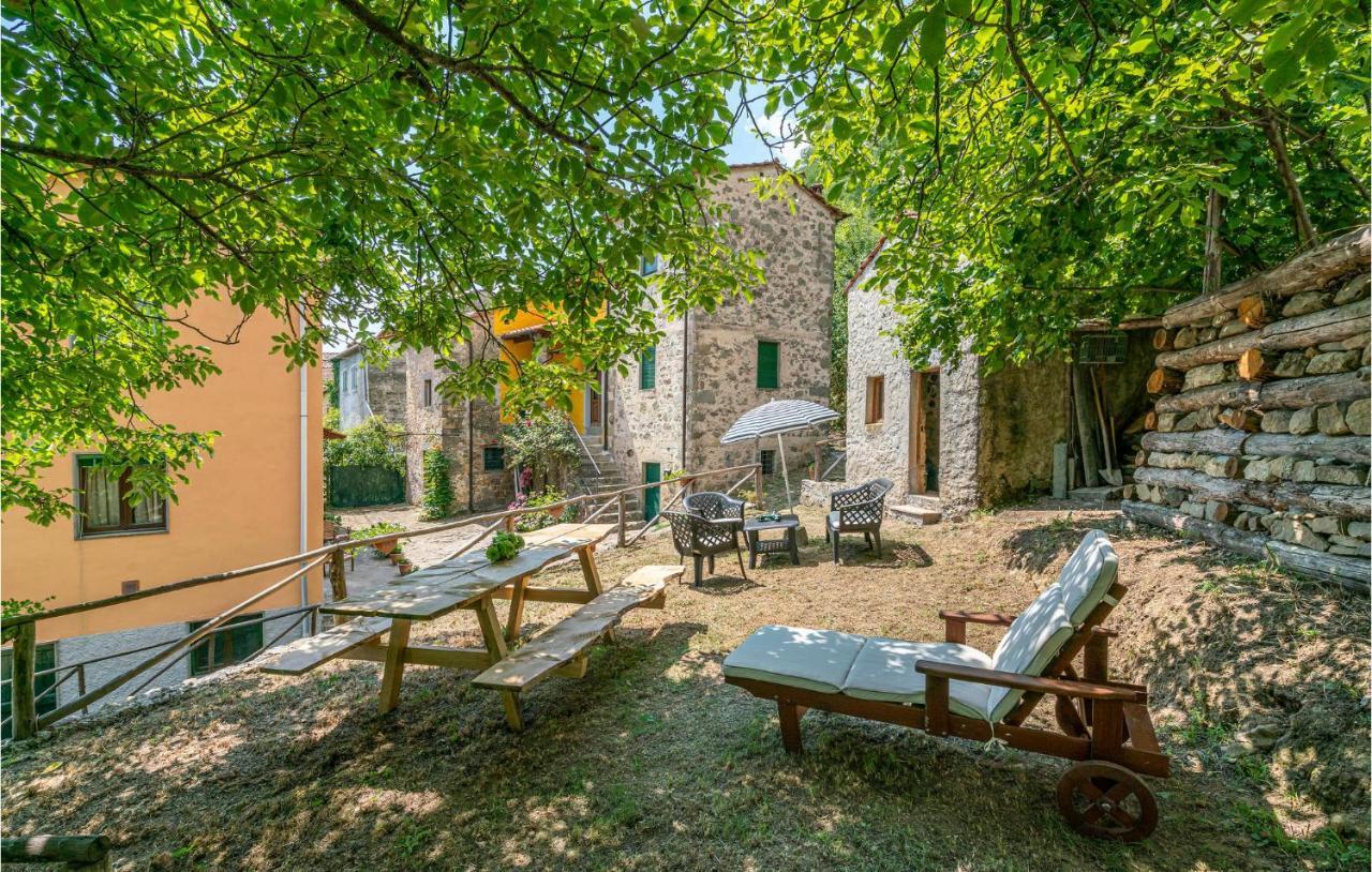 Stunning Home In Longoio With Kitchen Monti di Villa Exterior foto